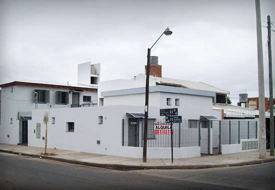CONJUNTO DE 5 DEPARTAMENTOS ZONA RESIDENCIAL